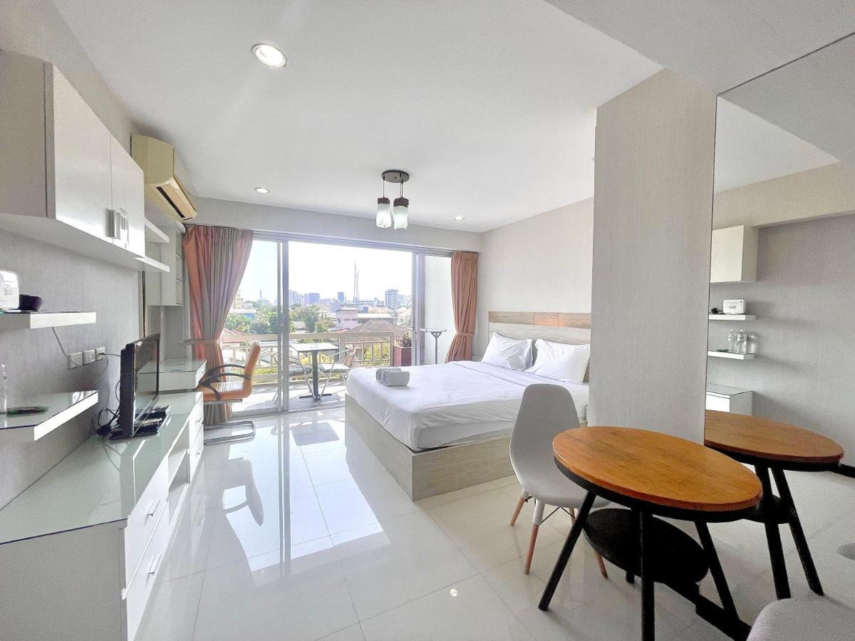 Baan Sabai Rama IV Apartment Bangkok Exterior photo