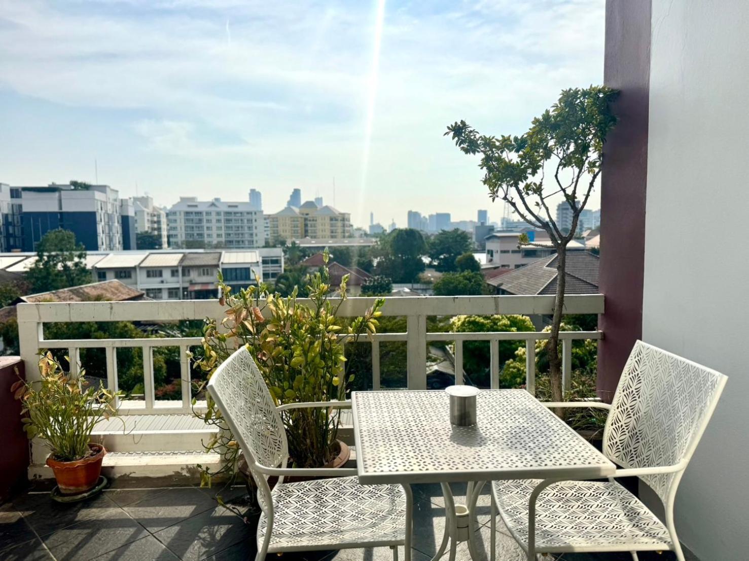 Baan Sabai Rama IV Apartment Bangkok Exterior photo